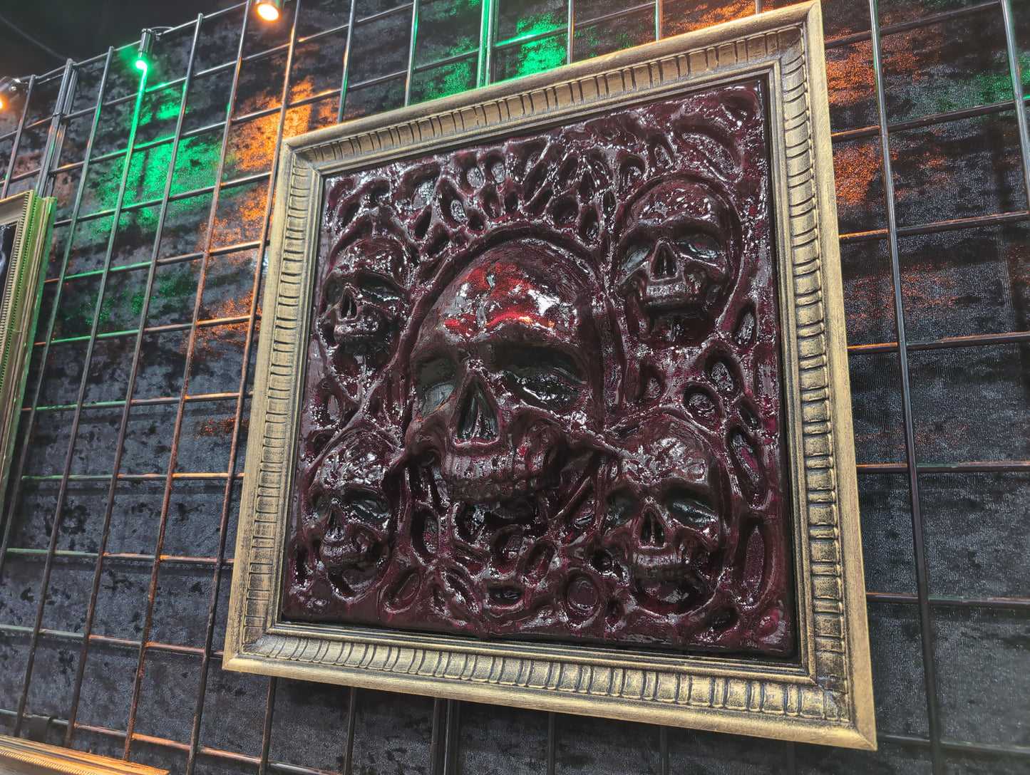 5 Skulls Plaque